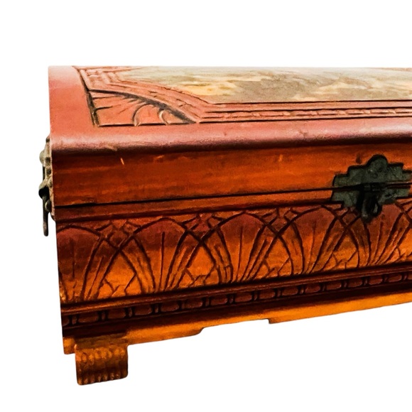 Antique Hand Carved Wooden Western Scene Covered Wagons & Cowboys Keepsake Box - Picture 6 of 11